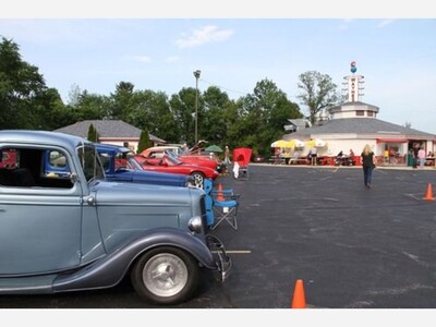 Wayne's Drive-In Corvette Night Kickoff